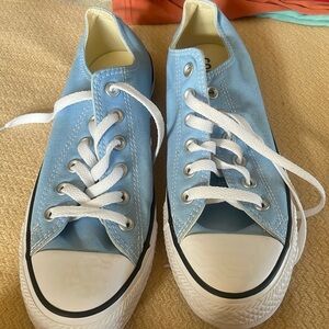 Converse size 9